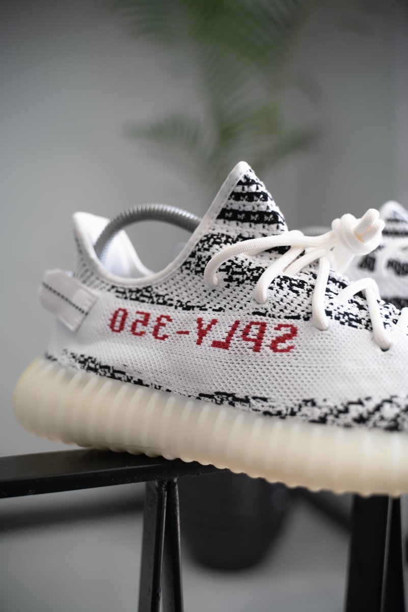 Adidas yeezy 350 zebra v2 best sale