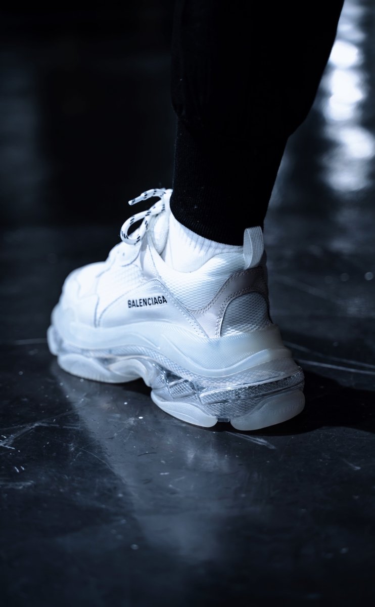 Balenciaga trainer triple s hotsell