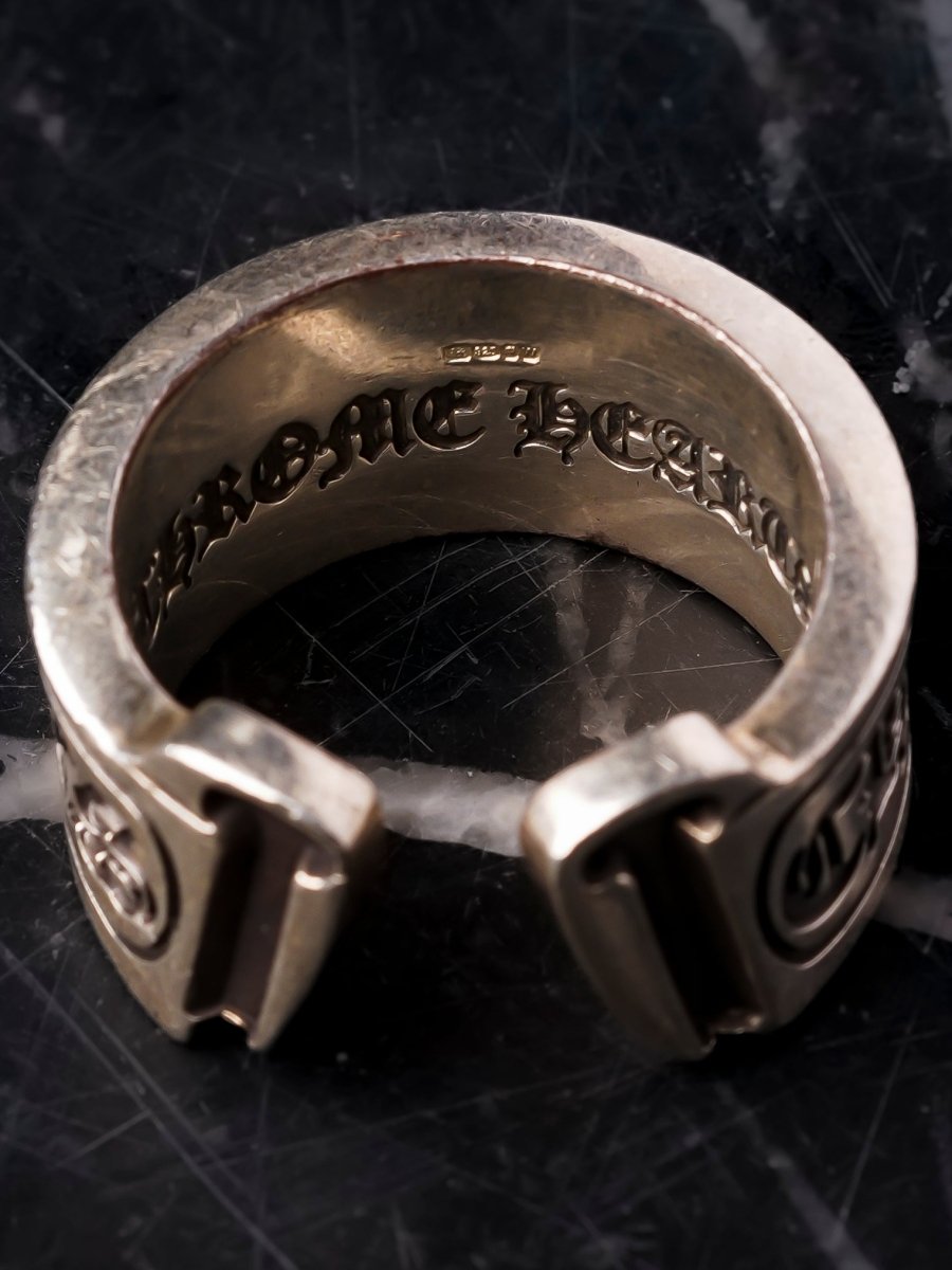 Chrome Hearts Horseshoe Scroll Label Ring (.925 Silver) - La Familia Street Culture - Chrome Hearts