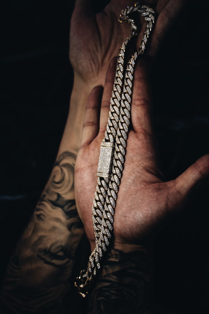 Diamond Miami Cuban Link Chain - La Familia Street Culture - Greg Yüna