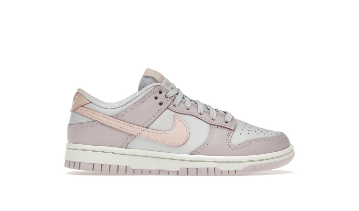 Nike Dunk low Easter 2022 (W) - La Familia Street Culture - Nike